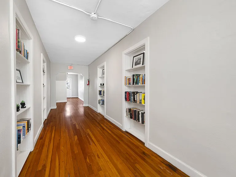 517 Columbia Dr — Photo 6