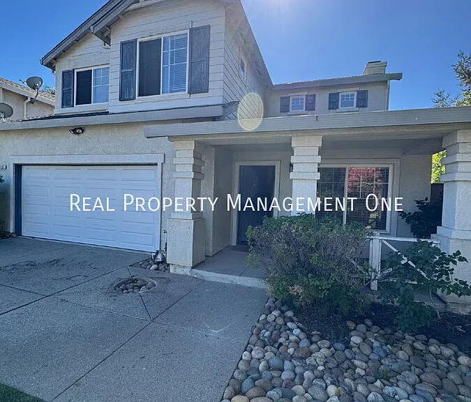 1185 Shadowcliff Ct — Photo 3