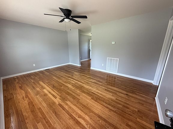 2nd image of 105 Sharon Cir