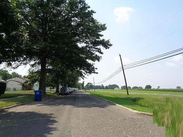 2nd image of 236 Del Mar Rd