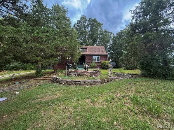 97 E Lakeview Dr, De Soto, MO 63020