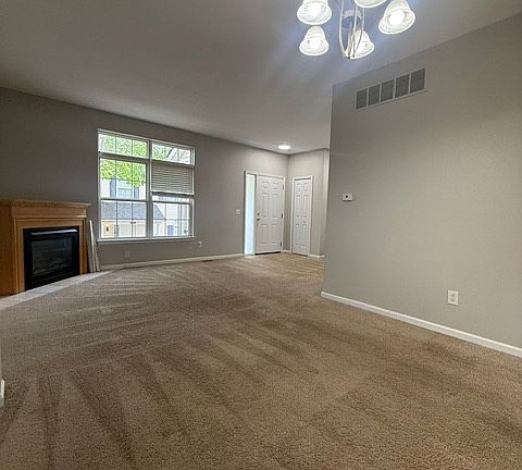 4th image of 930 Creekwood Ln #930