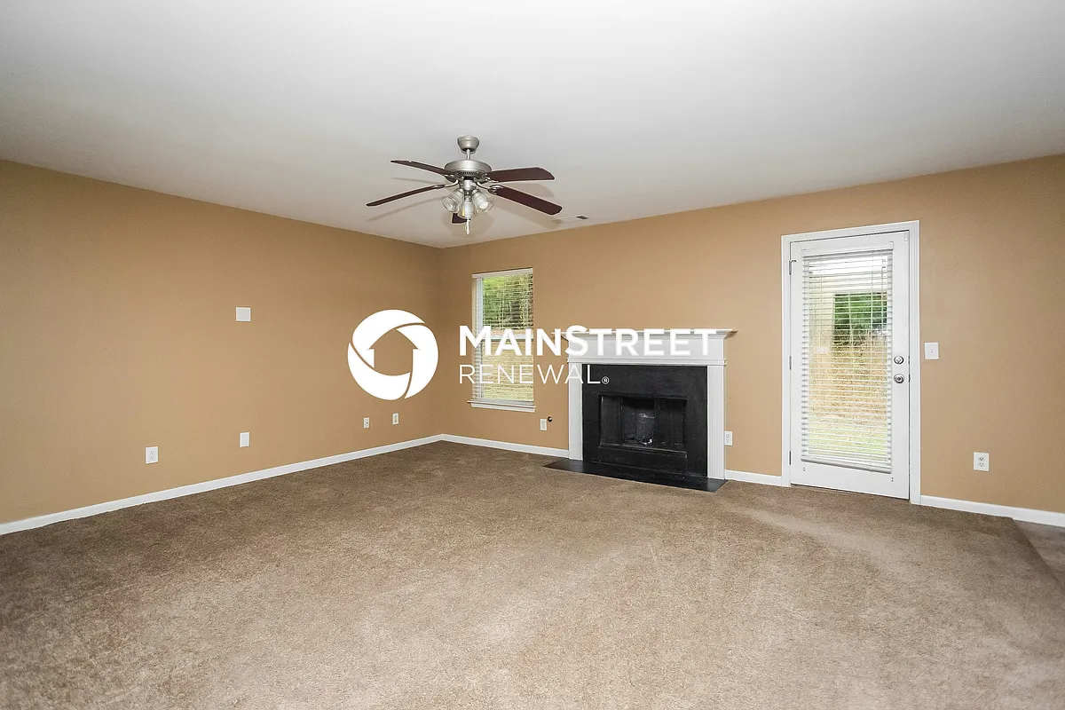 Living Room - 6237 Selborn Dr SW