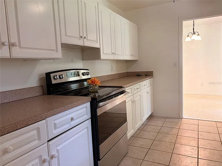 1320 Hartley Ave — Photo 5