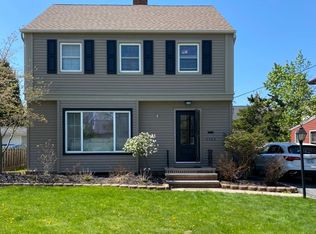 2922 Hampton Rd, Rocky River, OH 44116