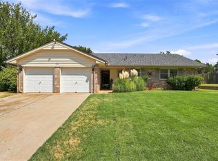900 John F Kroutil Dr, Yukon, OK 73099