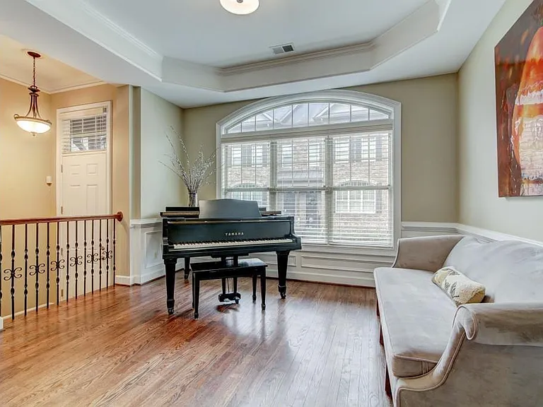 905 Telfair Close — Photo 4