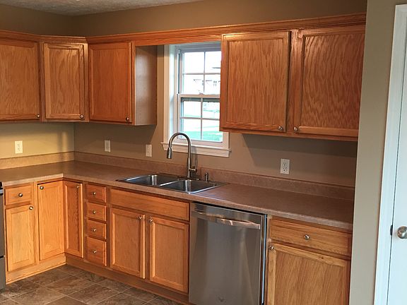 2nd image of 850 Tamarack Dr