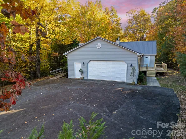 26 Fjord Rd, Rosman, NC 28772