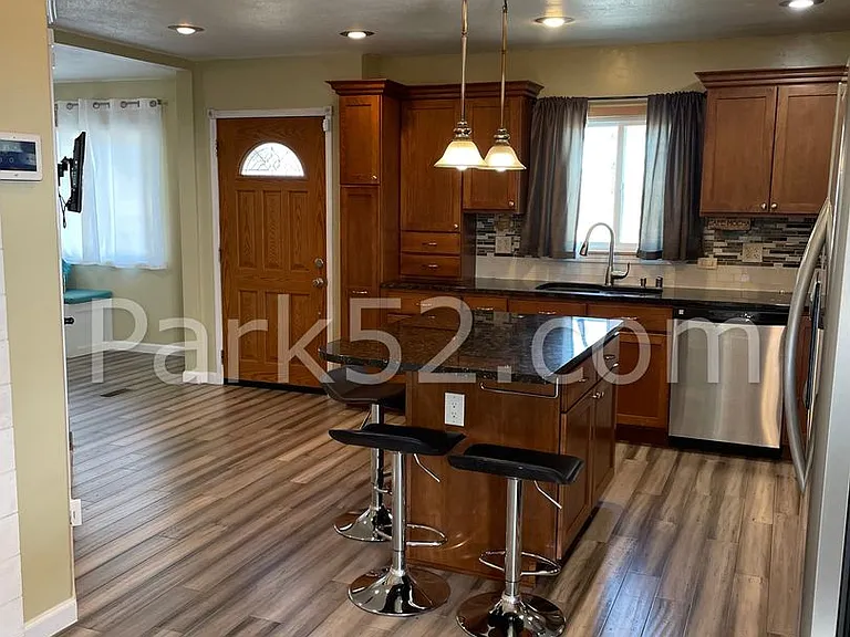 808 S Oxford St — Photo 2