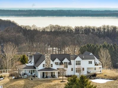 10292 E Fort Rd #1, Suttons Bay, MI, 49682