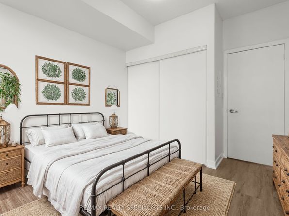 4070 Confederation Pkwy #2501, Mississauga, ON L5B 0E9