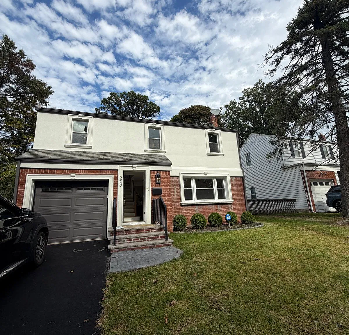 4 bed, $5,000 — Photo 1