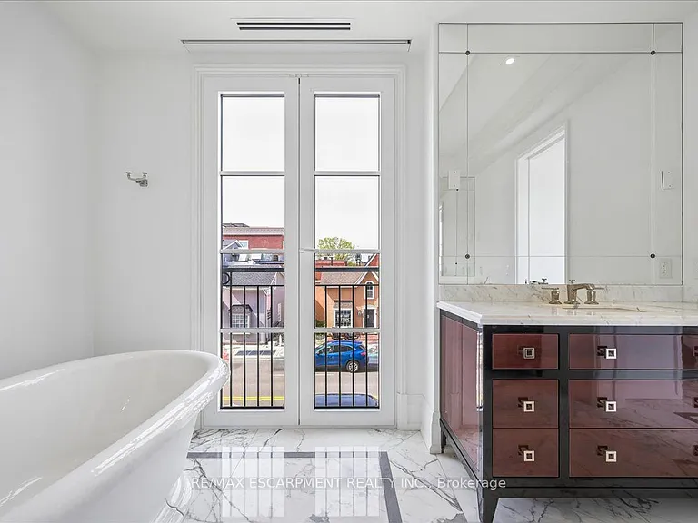 300 Randall St S #211 — Photo 16