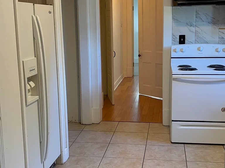 623 Uams Blvd #B — Photo 3