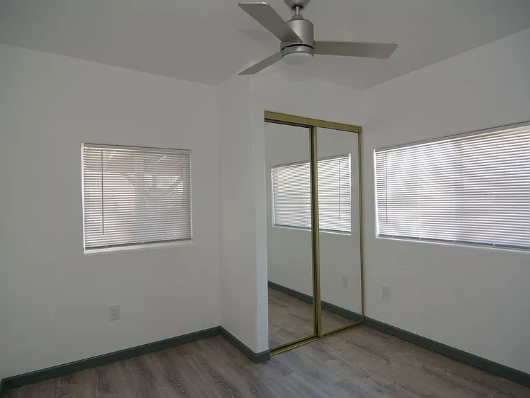2556 E Silver St — Photo 10