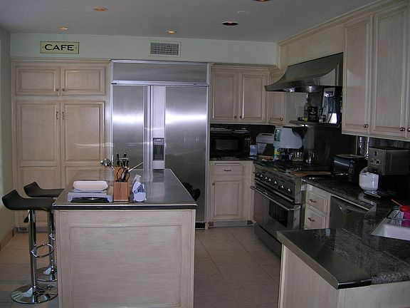 3rd image of 722 Alta Ave