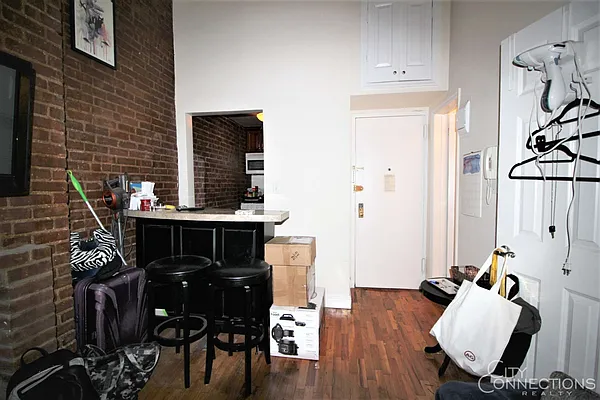 Rented by City Connections Realty | media 12