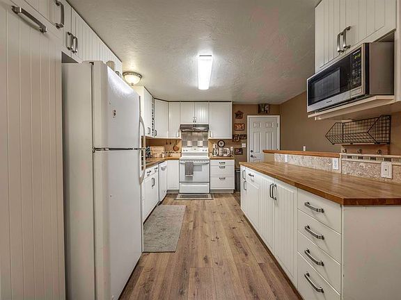5th image of 2102 Essex Street