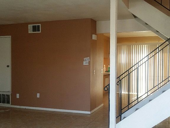 5th image of 7925 Midhurst Dr