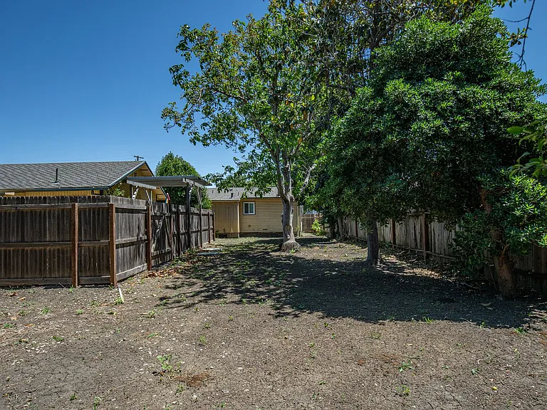 423 Hamilton Dr #A — Photo 15