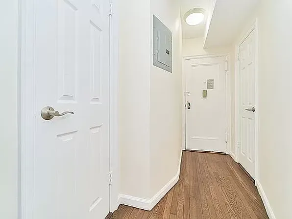 850 Amsterdam Avenue 19A image 7 of 8