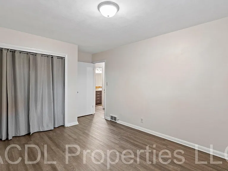 1564 S 74th St — Photo 11