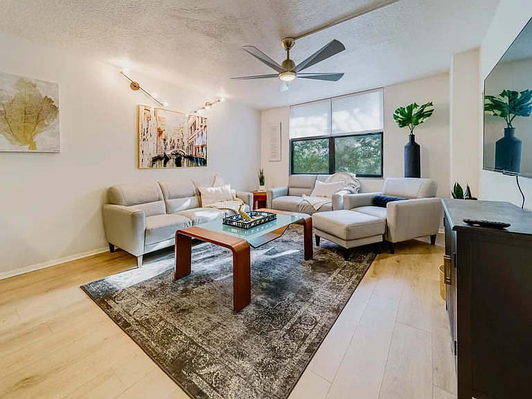 701 S Madison Ave #212 — Photo 10