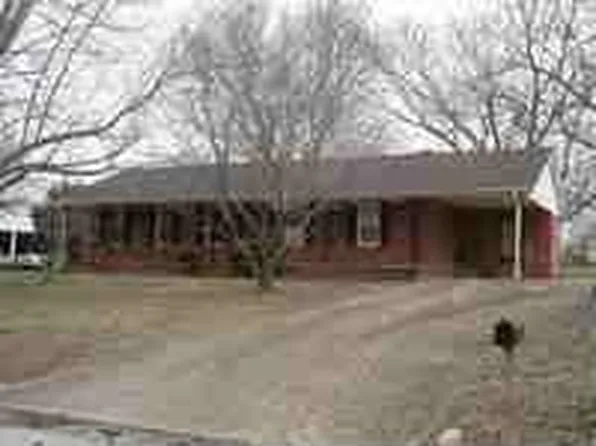 70 Pete Dr, Lexington, TN 38351