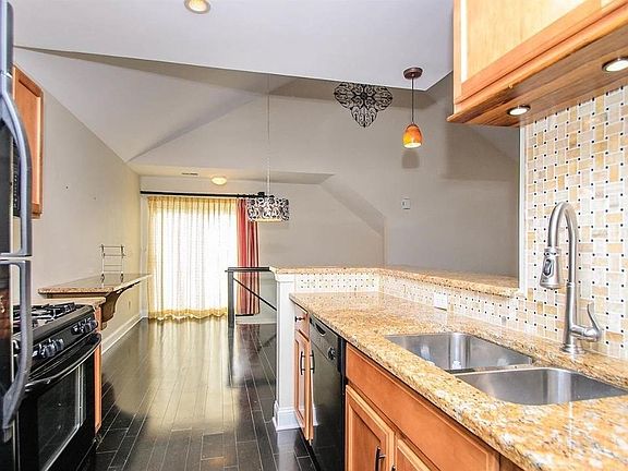 4th image of 1281 Addington Ln