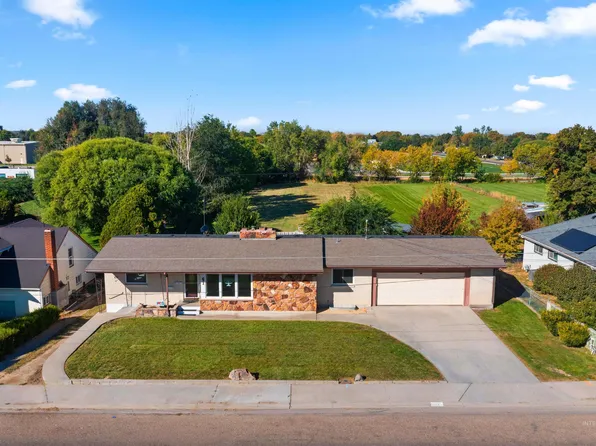 61 S Canyon St, Nampa, ID 83651