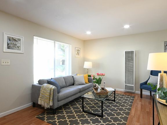 3rd image of 491 Papaya Ct