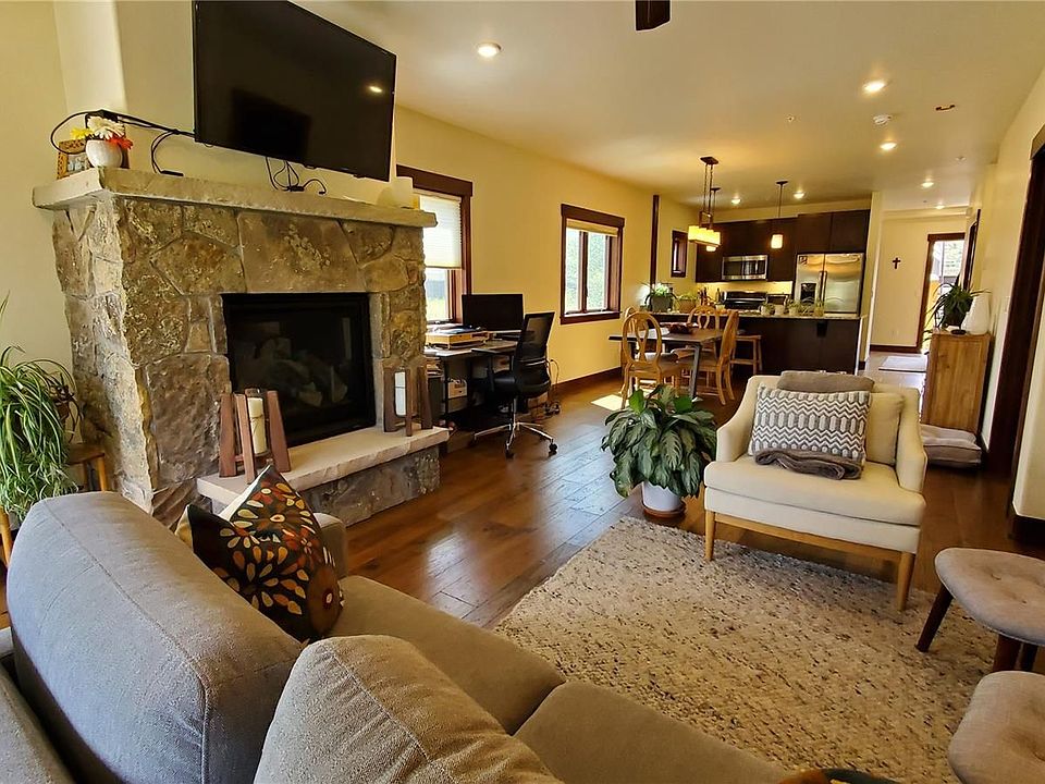 1st image of 830 Blue River Pkwy #103