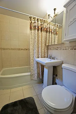 Sold by Bizzarro Agency | media 5