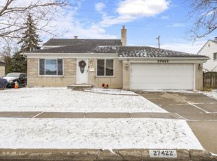 27422 Sutherland Dr, Warren, MI