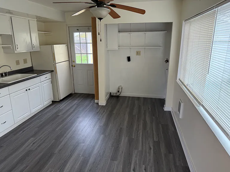 1573 McKinley Ct — Photo 3