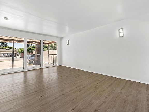 4th image of 8334 Kester Ave