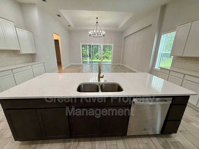 1818 Sandy Creek Pkwy — Photo 16