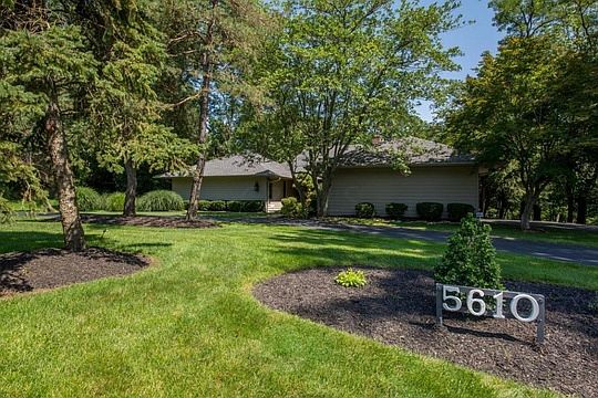 3rd image of 5610 Woodridge Dr