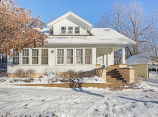104 W Dewey St, Buchanan, MI 49107
