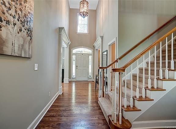 3rd image of 5505 Silver Creek Dr