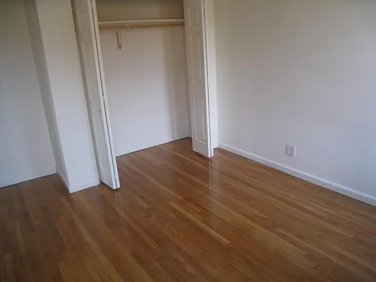 Rented by Alexiou Realty | media 3