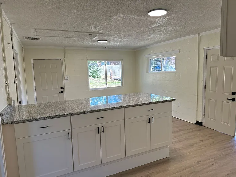 117 Blanton Ave — Photo 6
