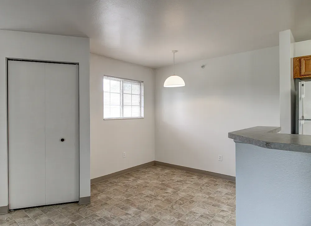 Emerald Park Apartments — Photo 3