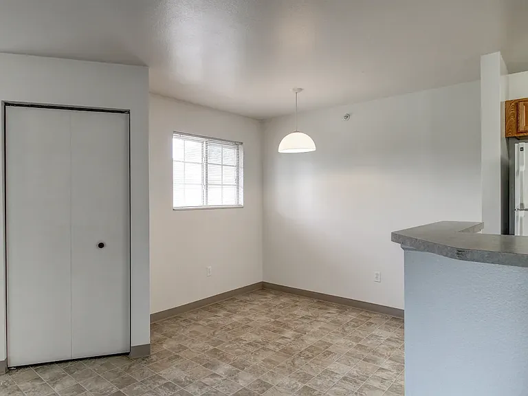 Emerald Park Apartments — Photo 3