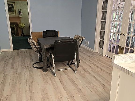 4th image of 17 Hidden Pines Dr