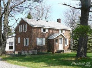 21176 Grange St, Edwardsburg, MI 49112