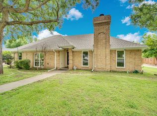 1311 Cindy Ct, Cleburne, TX 76033