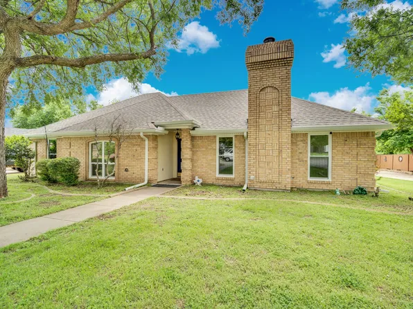 1311 Cindy Ct, Cleburne, TX 76033