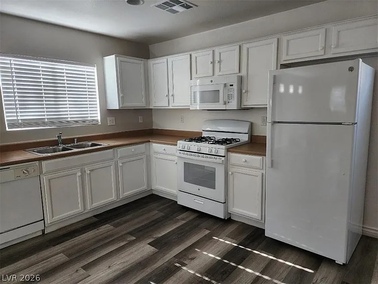 5150 Starter Ave — Photo 3